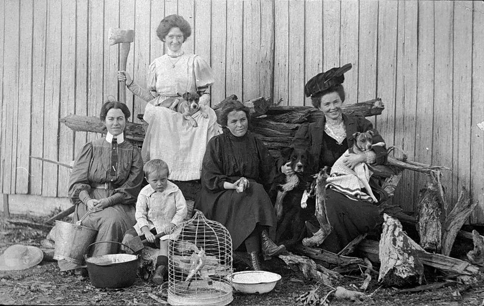 Several-Australian-Mothers-1915